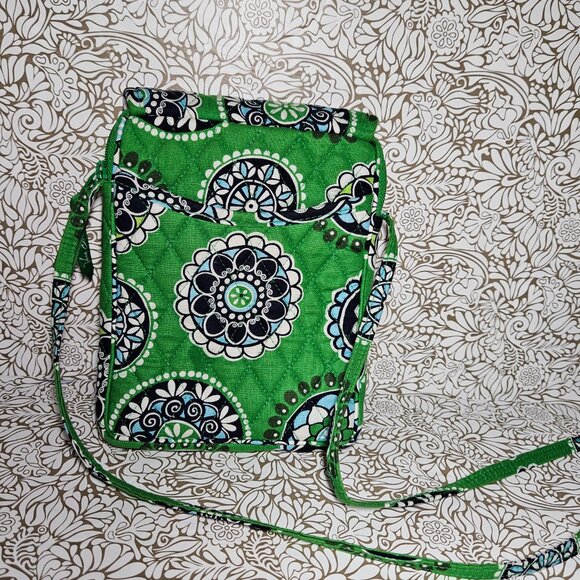Vera Bradley~Cupcakes Green~Mini Hipster Crossbody - Picture 7 of 8